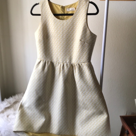 Dresses & Skirts - Lili Rose textured yellow dress